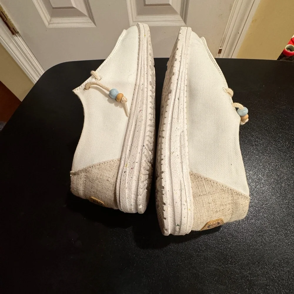 Hey Dude Wendy natural salt white Women's loafers sneakers size 10
